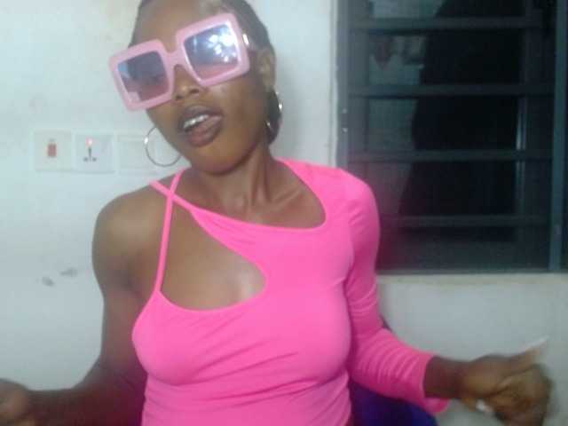 Cherryxxpussy live cam on BongaCams