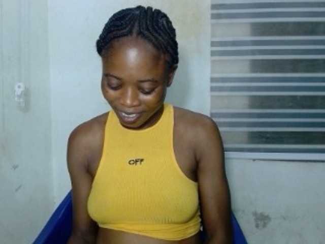 Cherryxxpussy live cam on BongaCams