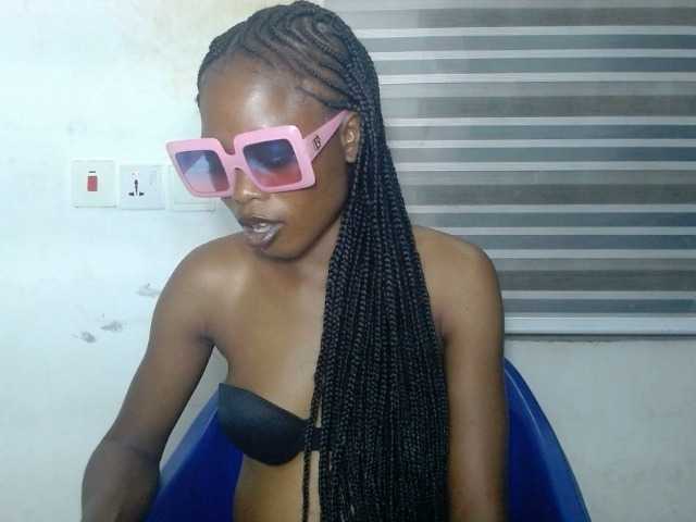 Cherryxxpussy live cam on BongaCams
