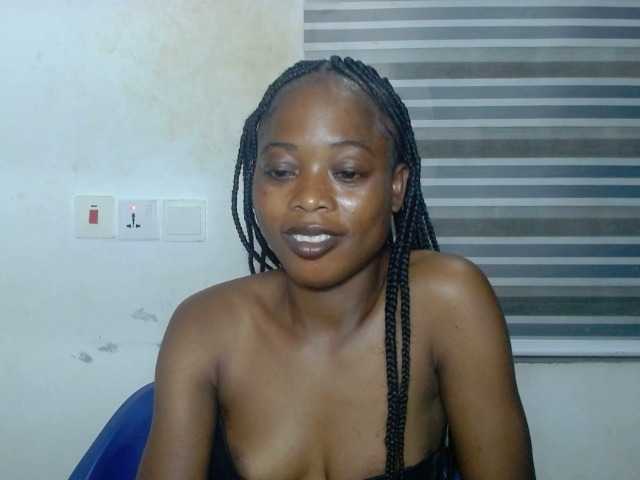Cherryxxpussy live cam on BongaCams