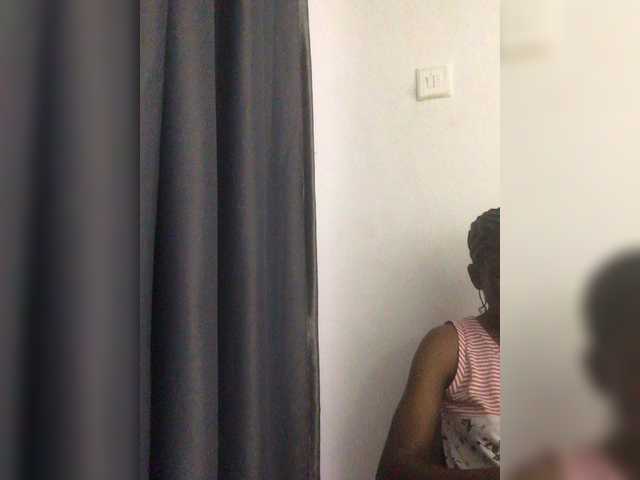 Cherryxxpussy live cam on BongaCams