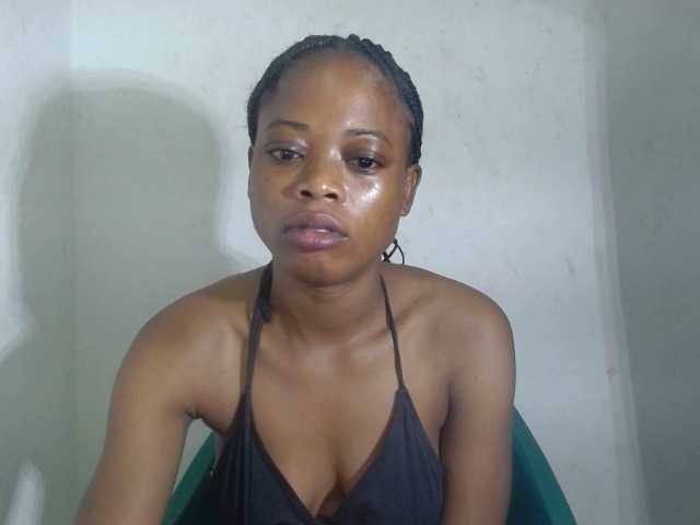 Cherryxxpussy live cam on BongaCams