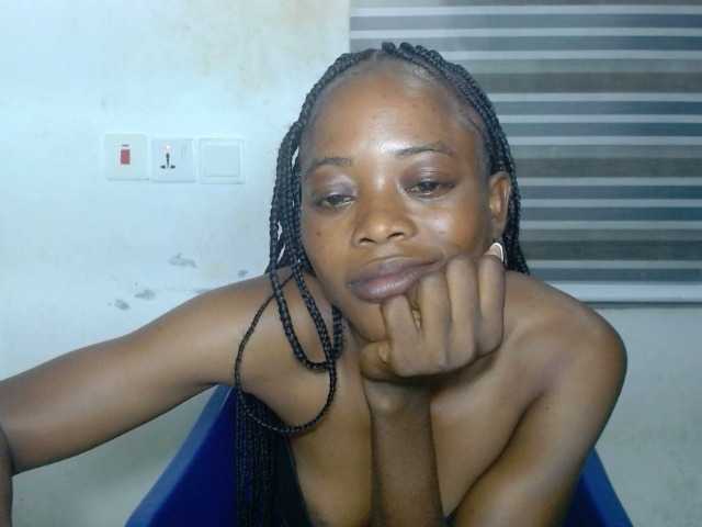 Cherryxxpussy live cam on BongaCams