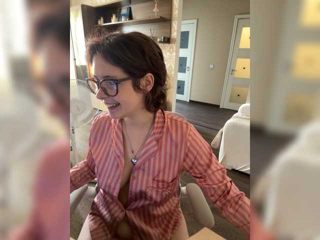Lily-Noris live cam on BongaCams
