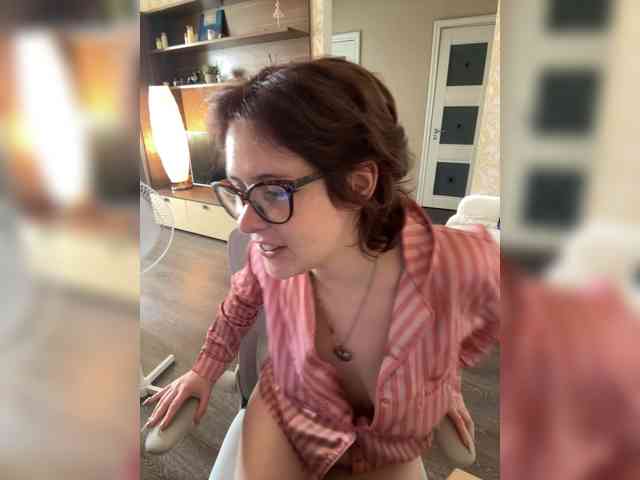 Lily-Noris Sex Cam Show