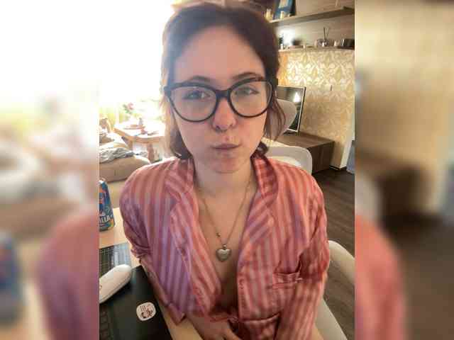 Lily-Noris Sex Cam Show