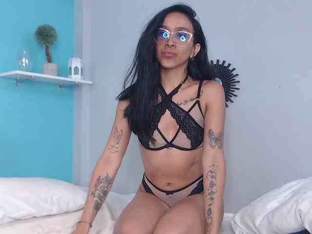 CamillaEvanss6 webcam