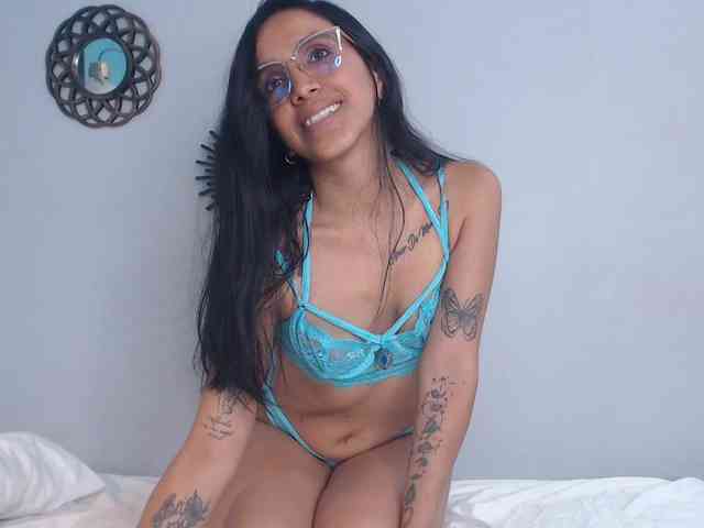 CamillaEvanss6 webcam