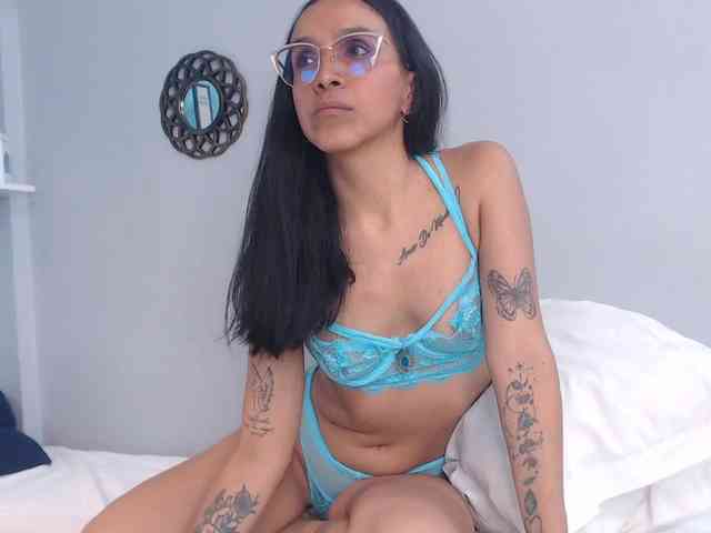 CamillaEvanss6 webcam