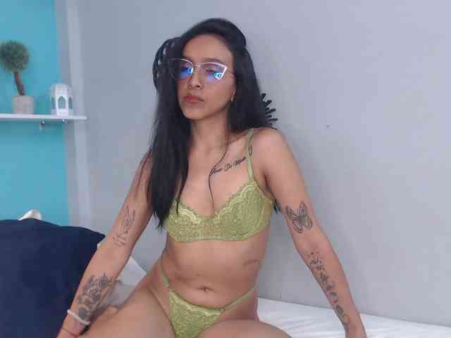 CamillaEvanss6 webcam