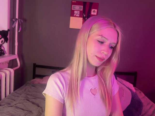 sexycute18 live cam on BongaCams