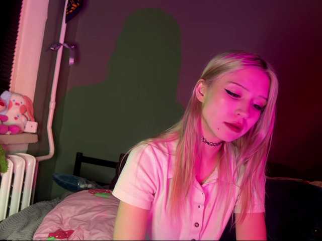 sexycute18 live cam on BongaCams