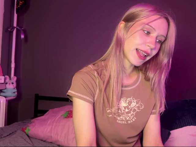 sexycute18 live cam on BongaCams