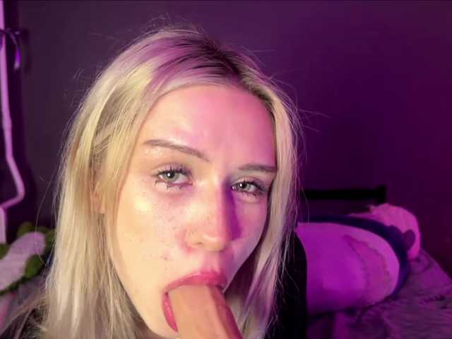 sexycute18 live cam on BongaCams