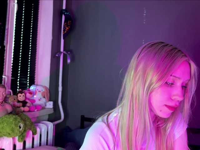 sexycute18 live cam on BongaCams