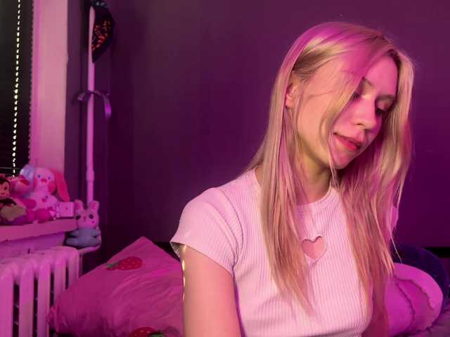 sexycute18 live cam on BongaCams
