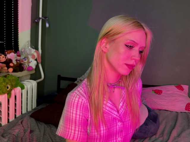 sexycute18 live cam on BongaCams