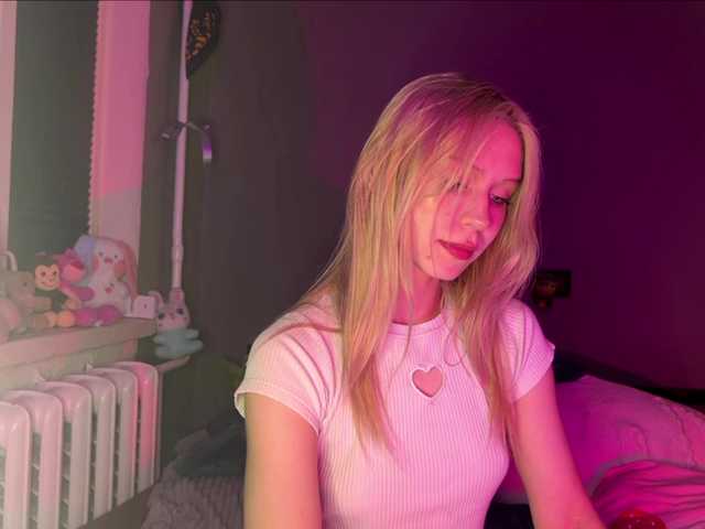 sexycute18 live cam on BongaCams