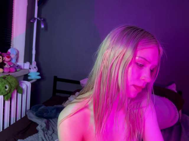 sexycute18 live cam on BongaCams