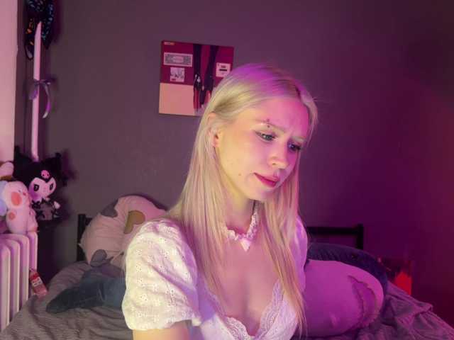 sexycute18 live cam on BongaCams
