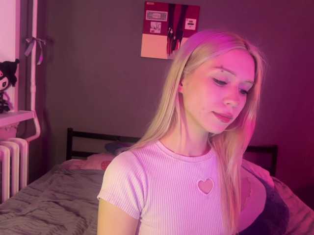 sexycute18 live cam on BongaCams