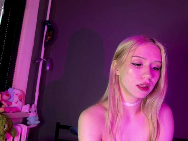 sexycute18 live cam on BongaCams