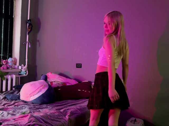 sexycute18 live cam on BongaCams