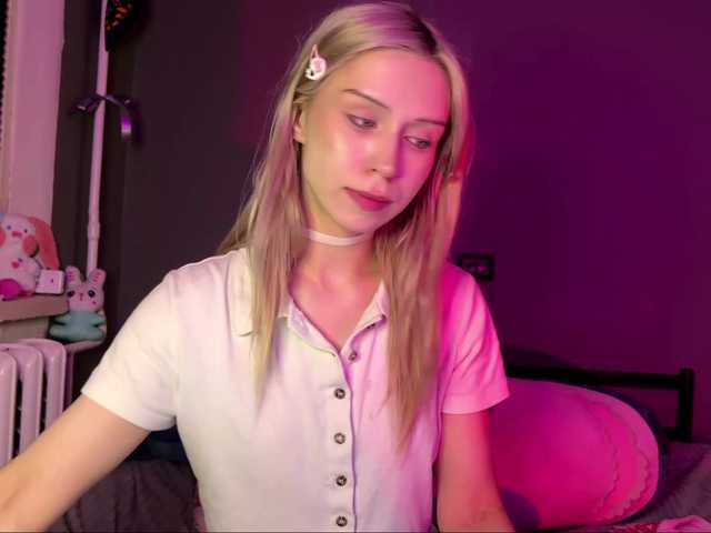 sexycute18 live cam on BongaCams