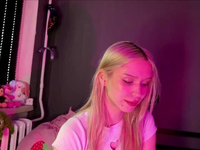 sexycute18 live cam on BongaCams