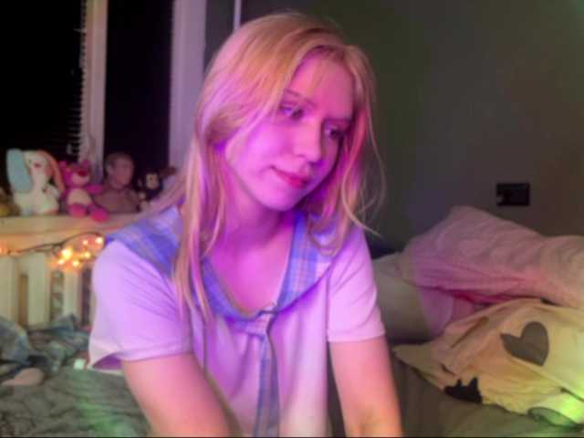 sexycute18 live cam on BongaCams