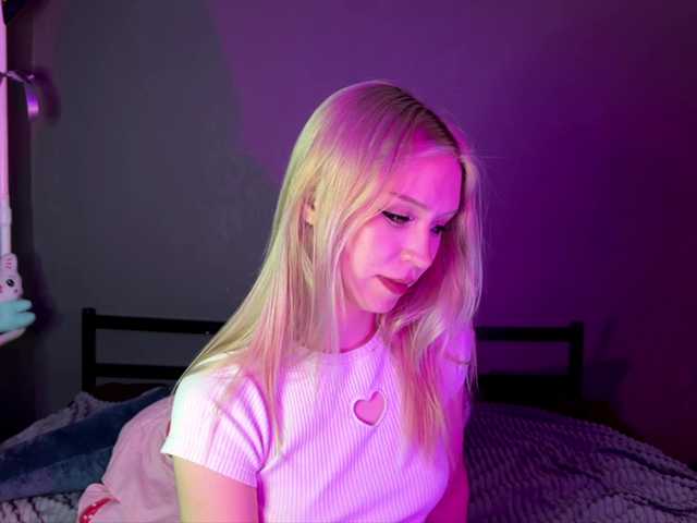 sexycute18 live cam on BongaCams