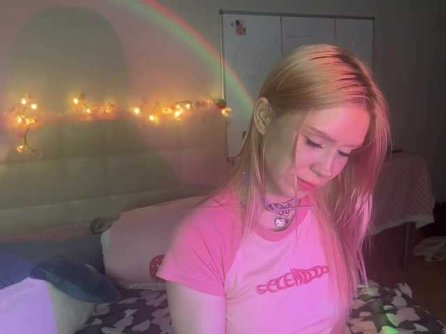 sexycute18 live webcam show