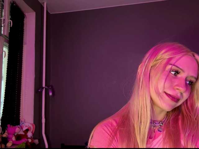 sexycute18 live cam on BongaCams