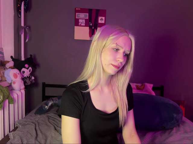 sexycute18, live now on BongaCams