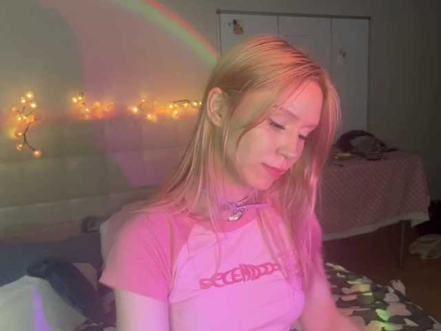 sexycute18 live cam on BongaCams