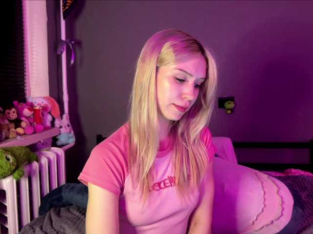 sexycute18 live cam on BongaCams