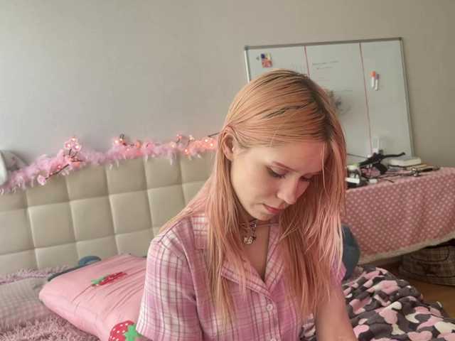 sexycute18 live cam on BongaCams