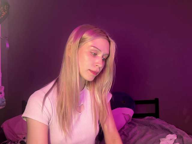 sexycute18 live cam on BongaCams