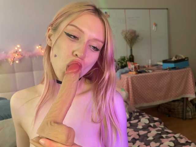sexycute18 live webcam show