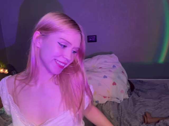 sexycute18 live cam on BongaCams