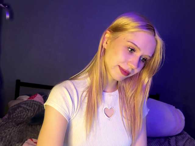 sexycute18 live cam on BongaCams