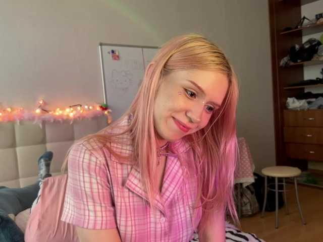 sexycute18 live cam on BongaCams