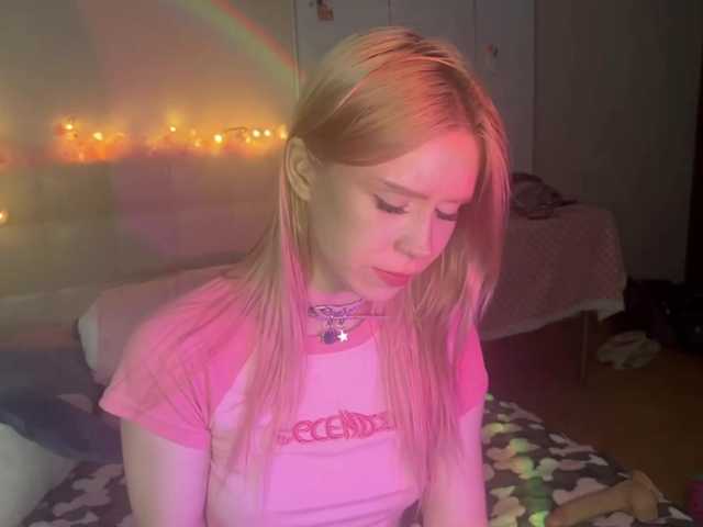 sexycute18 live webcam show