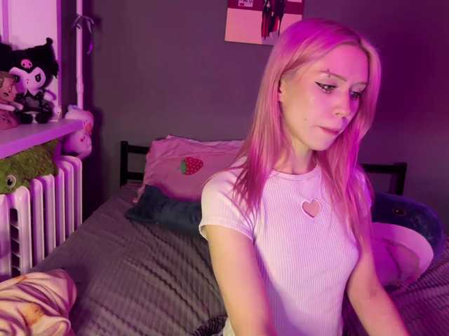 sexycute18 live cam on BongaCams