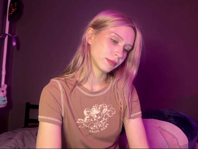 sexycute18 live cam on BongaCams
