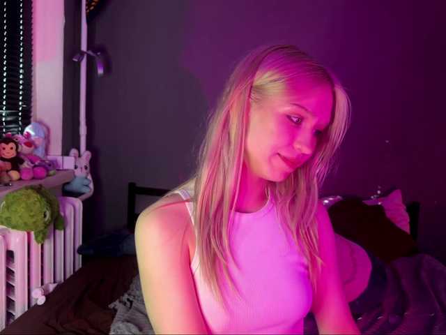 sexycute18 live cam on BongaCams
