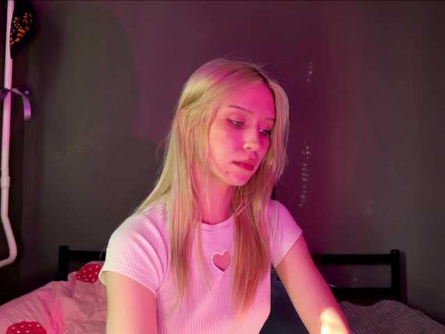 sexycute18 live cam on BongaCams
