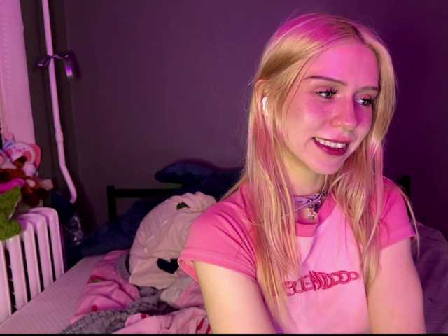 sexycute18 live cam on BongaCams