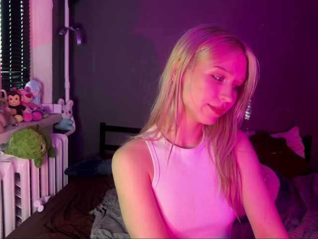 sexycute18 live cam on BongaCams