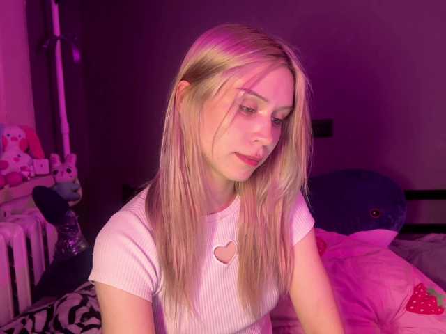 sexycute18 live cam on BongaCams
